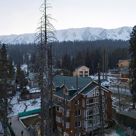 Hotel Pine Spring Гулмарг Екстериор снимка