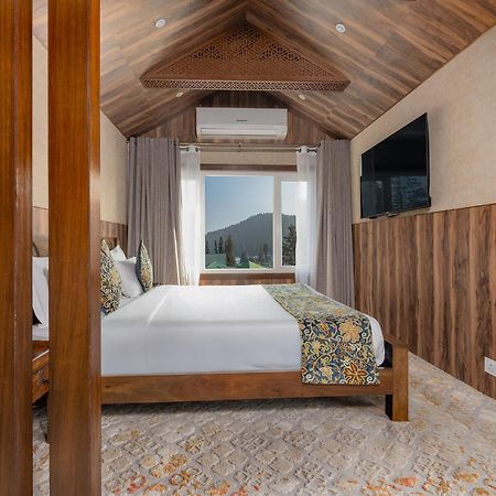 Hotel Pine Spring Гулмарг Екстериор снимка