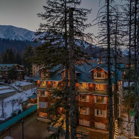 Hotel Pine Spring Гулмарг Екстериор снимка
