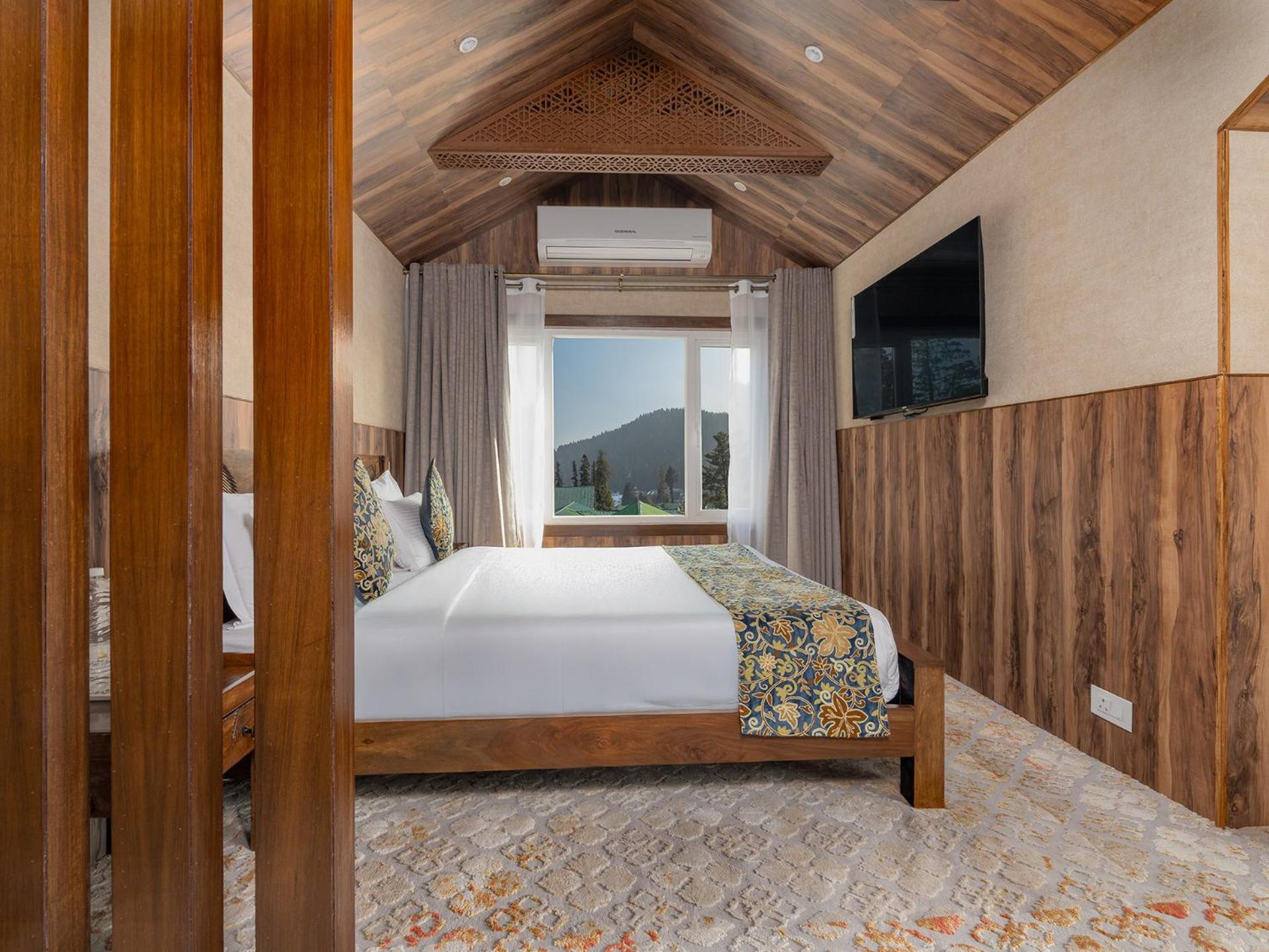 Hotel Pine Spring Гулмарг Екстериор снимка