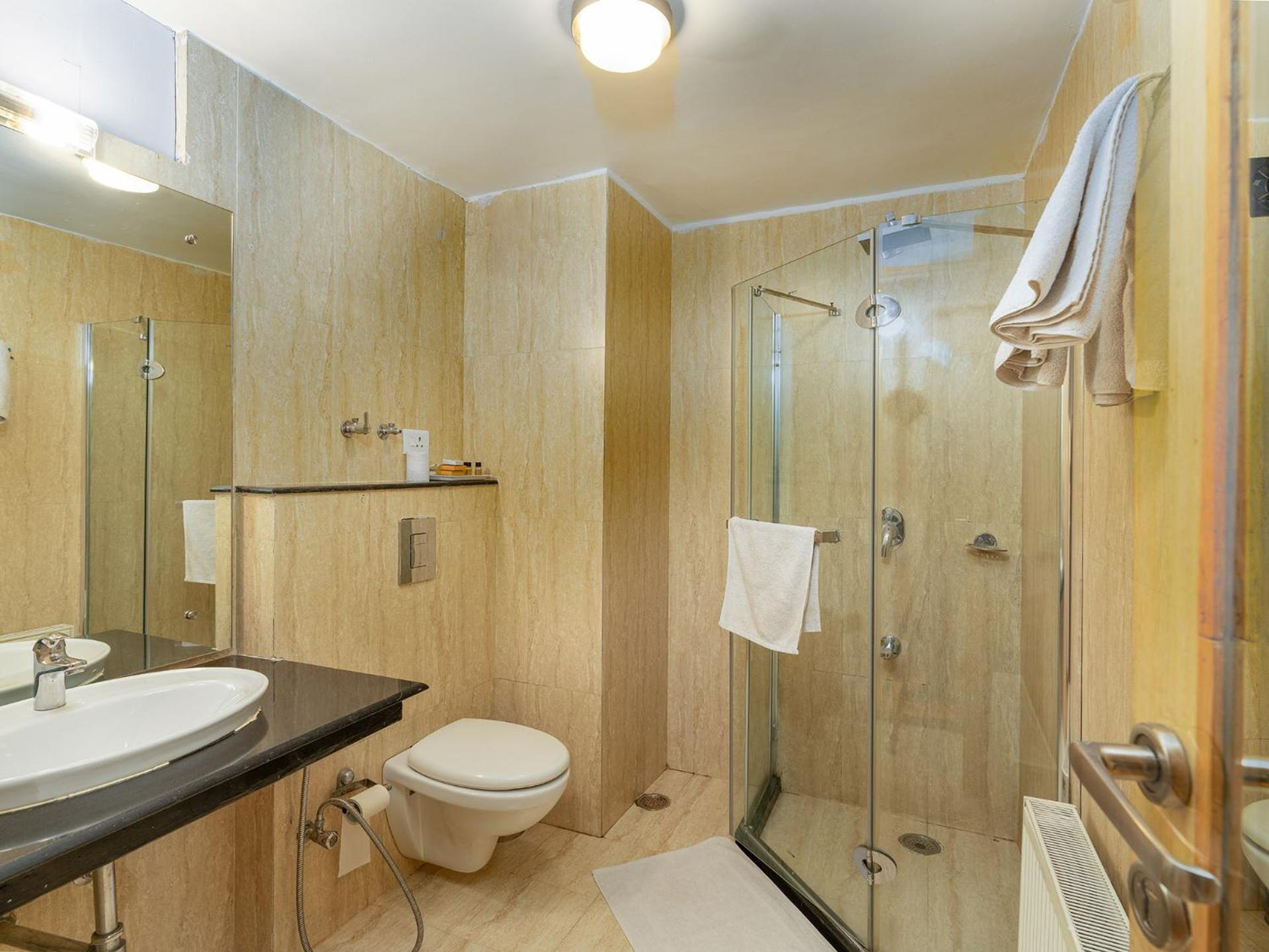 Hotel Pine Spring Гулмарг Екстериор снимка