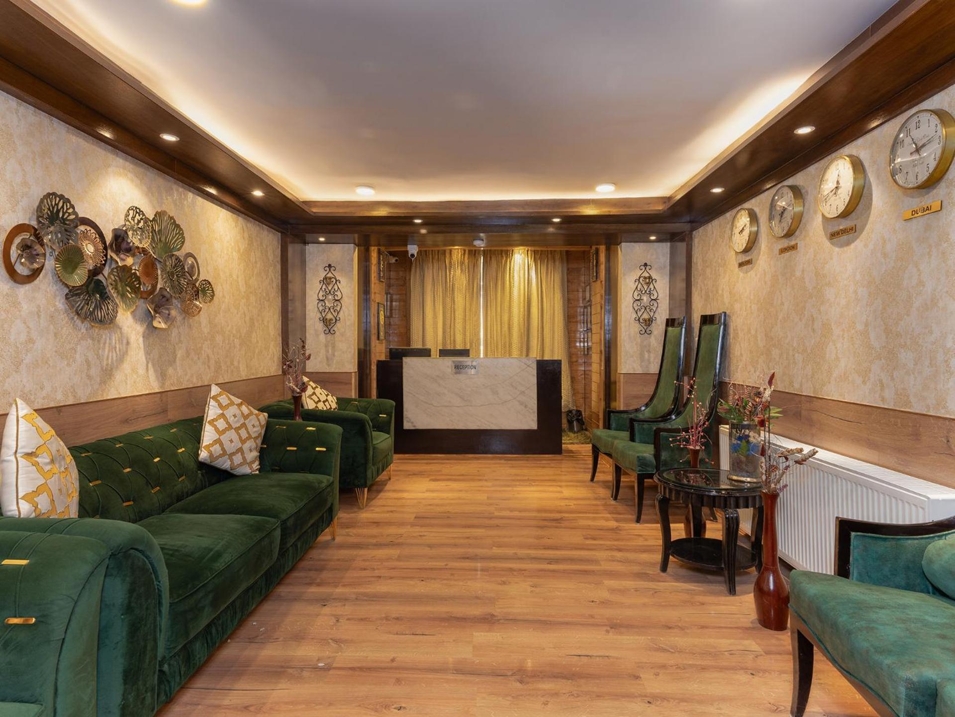 Hotel Pine Spring Гулмарг Екстериор снимка