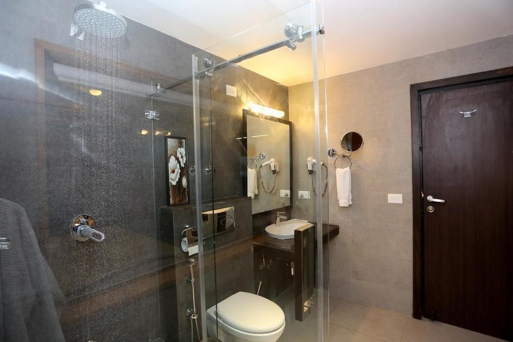 Hotel Pine Spring Гулмарг Екстериор снимка