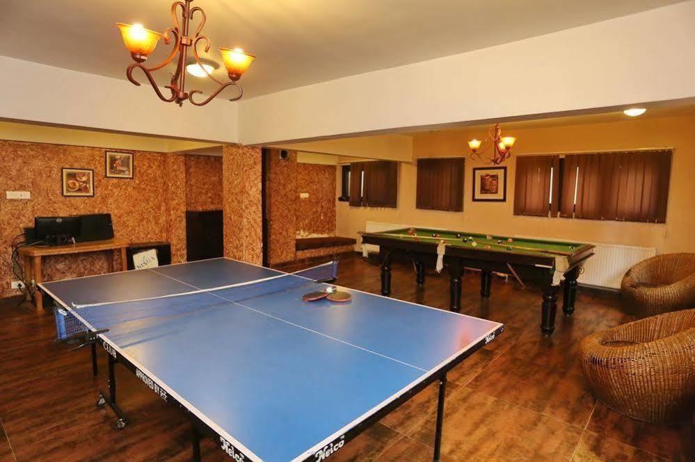 Hotel Pine Spring Гулмарг Екстериор снимка