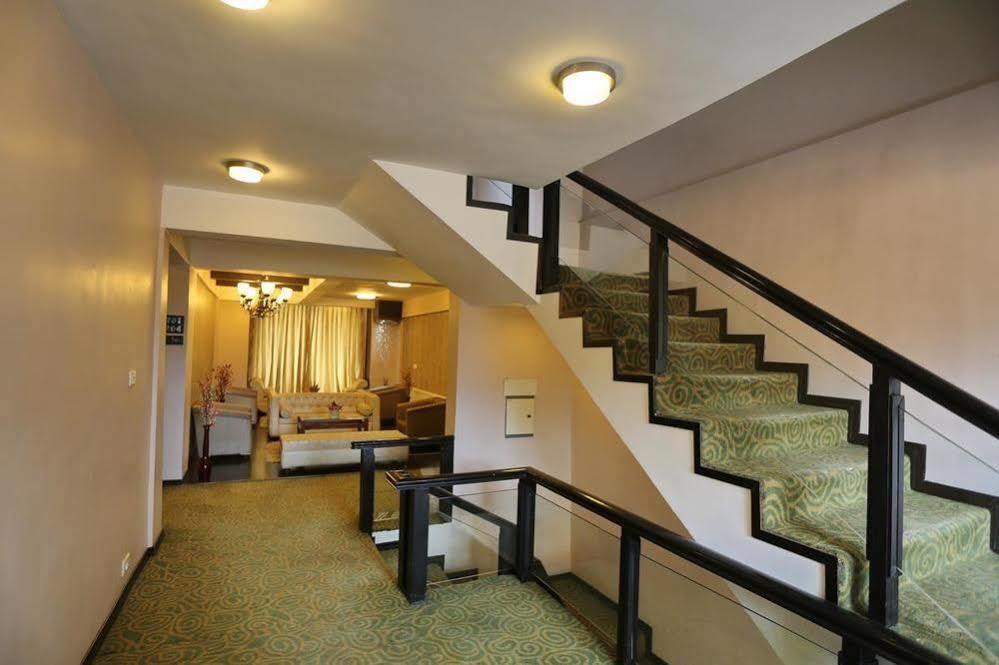 Hotel Pine Spring Гулмарг Екстериор снимка